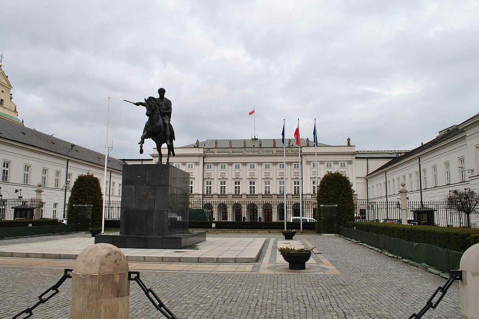 The palace on Krakowskie Przedmieście 46/48, showing its prominent position beside Warsaw’s historic royal route.