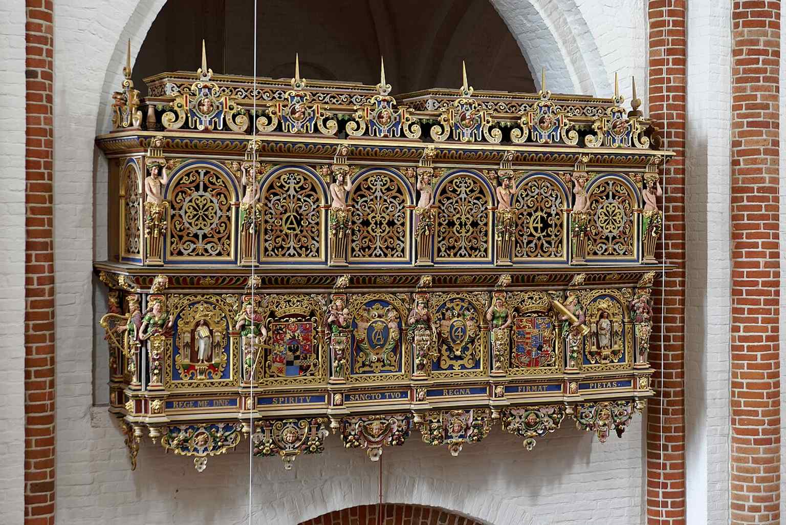 This royal box, gifted by Christian IV around 1600, provided a privileged viewing area for monarchs during services.