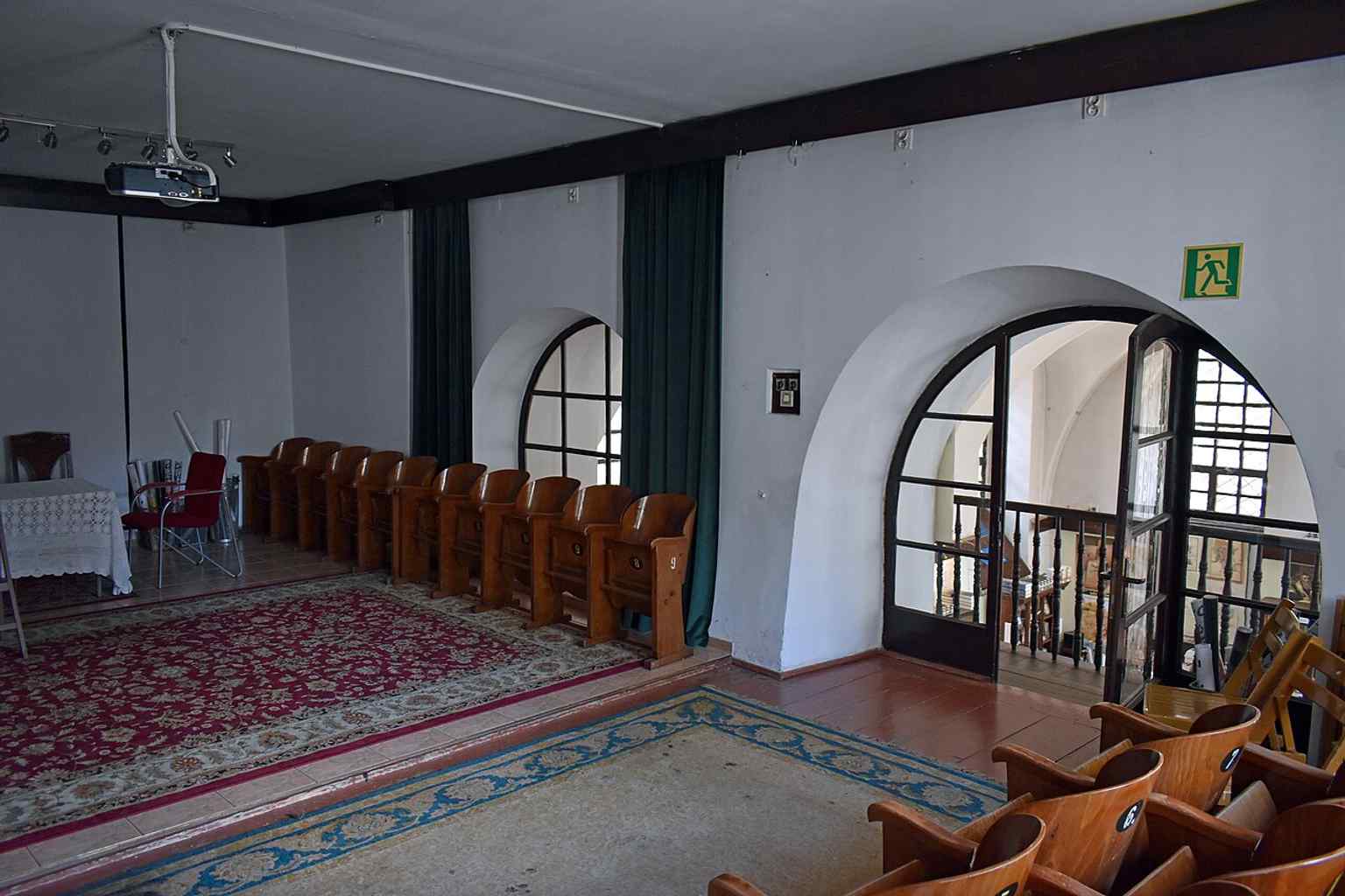 The interior at high resolution, helpful for touring the building’s long afterlife after wartime damage and later renovation.