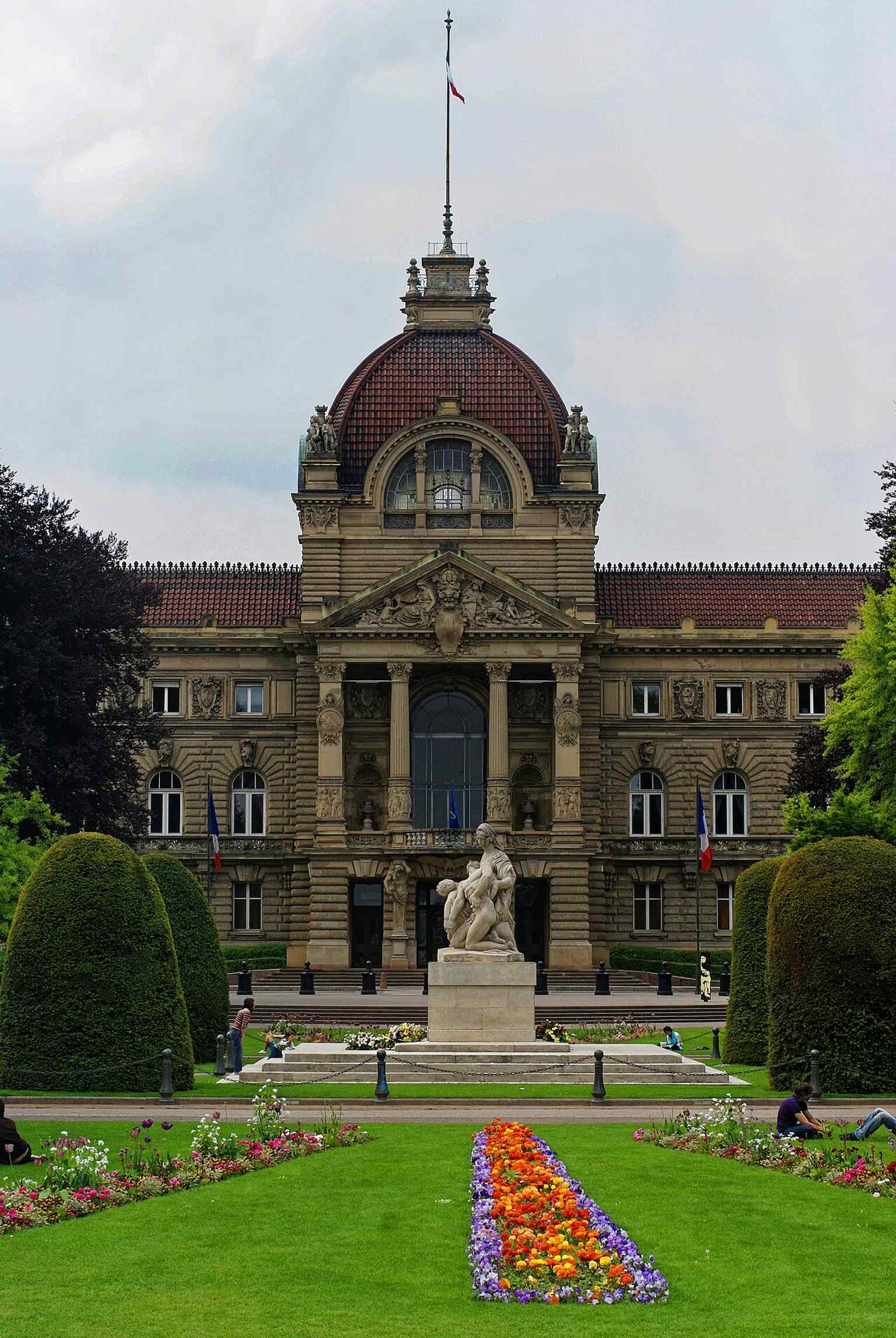 A wide view toward the Palais du Rhin, one of the grand imperial buildings that frame the former Kaiserplatz and give the square its monumental feel.