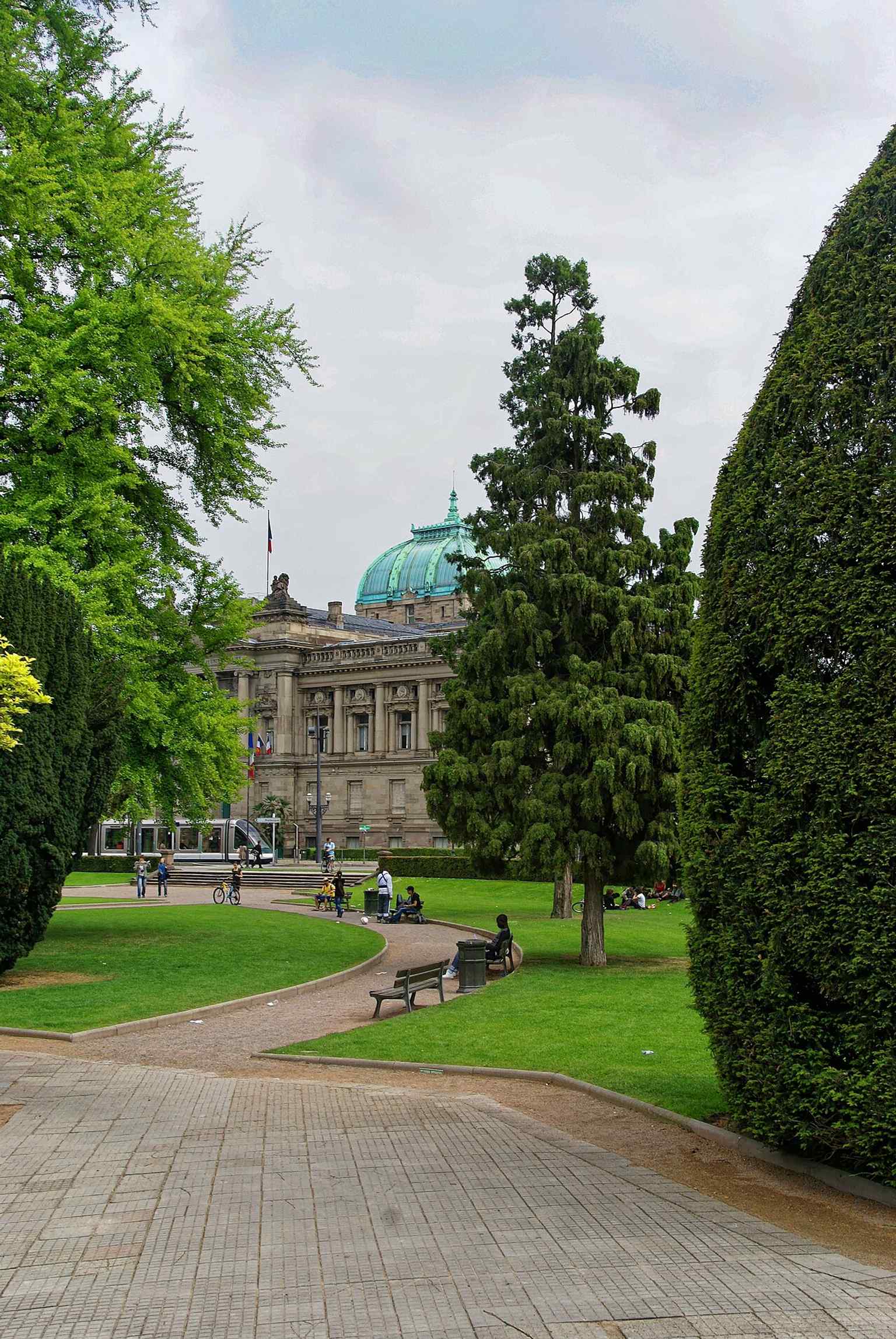 Looking east to the Bibliothèque nationale et universitaire, part of the ceremonial ensemble that marked Strasbourg’s Neustadt as an imperial showcase.