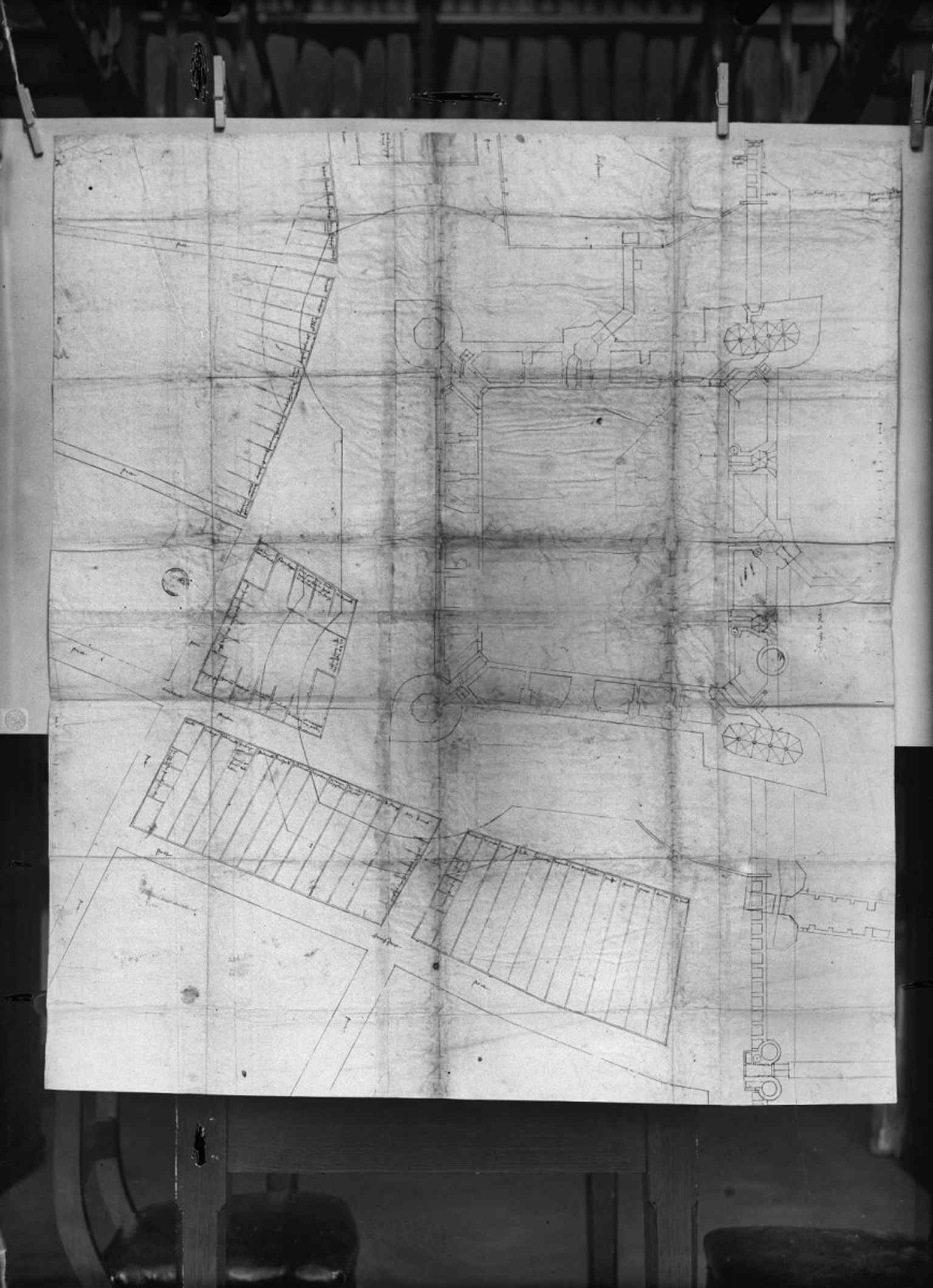 This 16th-century design drawing of Vredenburg Castle illustrates one of the robust city defenses that once stood on the site now occupied by Zocherpark.