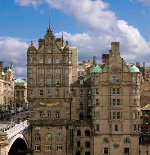 Edinburgh Audio Tour: Underground Echoes and City Secrets