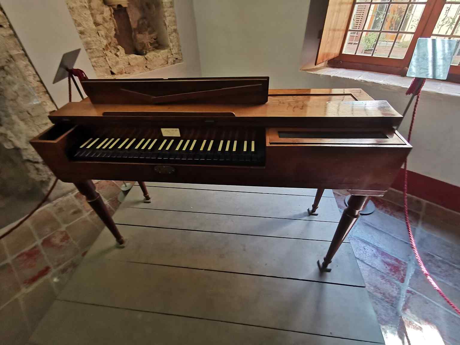Another object-focused image for the collection, echoing the restored instruments and archival pieces preserved in Casa Rossini.