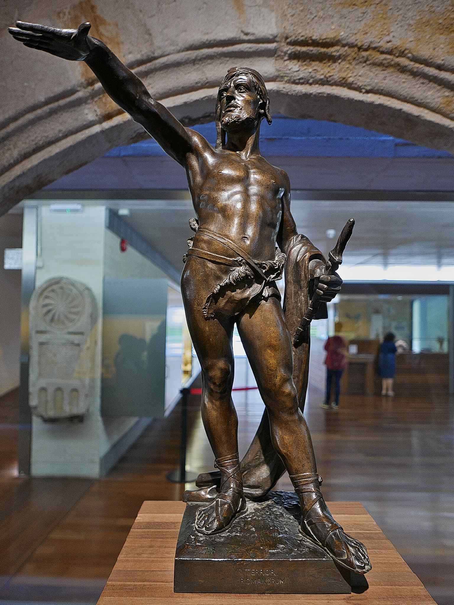 Eduardo Barrón’s bronze Viriato is a key sculpture associated with Zamora, echoing the city’s pride in its legendary warrior hero.