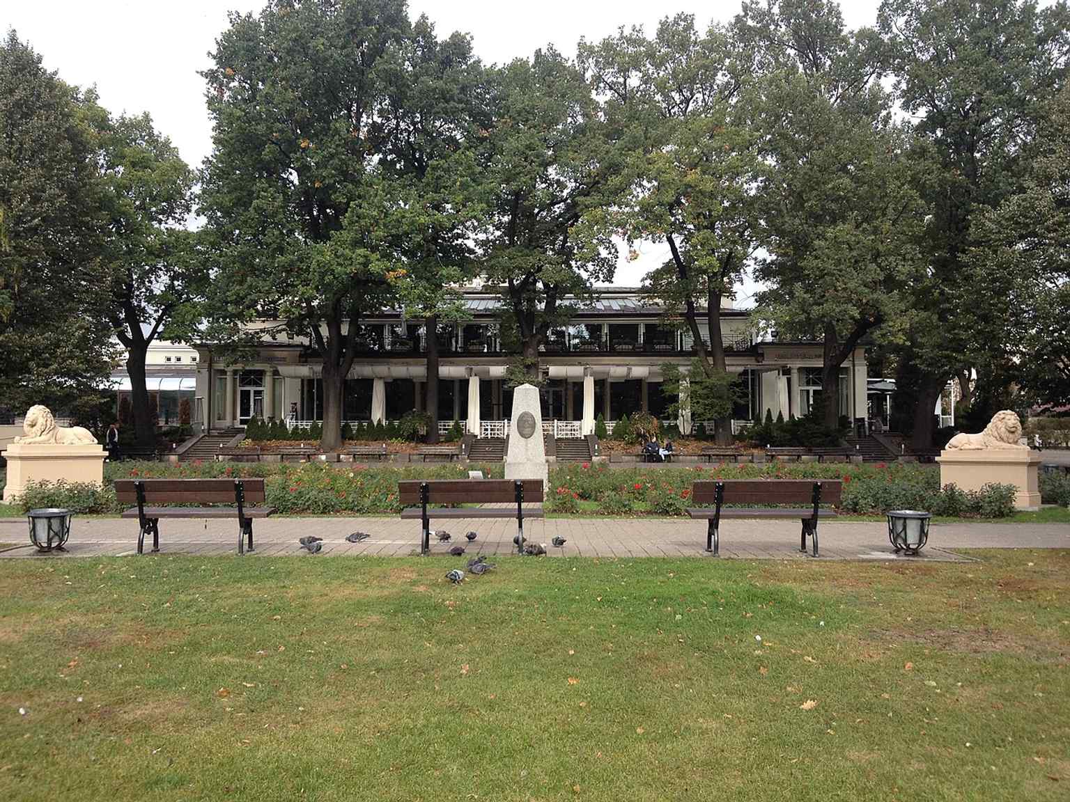 A memorial feature from the park’s monument landscape, echoing the garden’s role as a place of public memory.