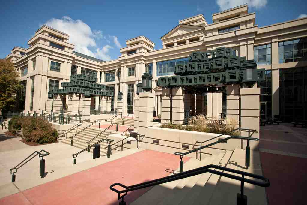 Pappajohn Business Building
