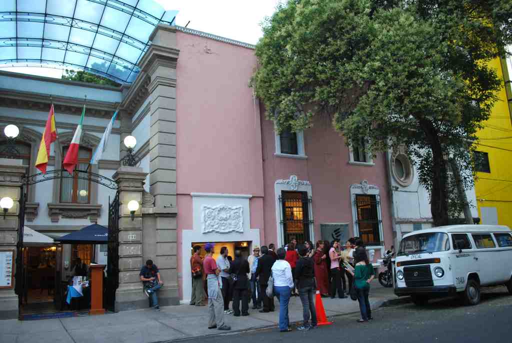 Salon of Mexican Fine Art