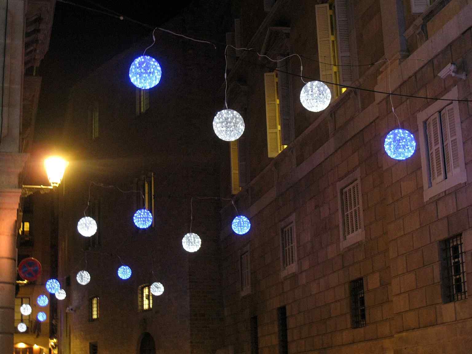 Palau de la Generalitat amb la plaça plena per la Mercè P1160624