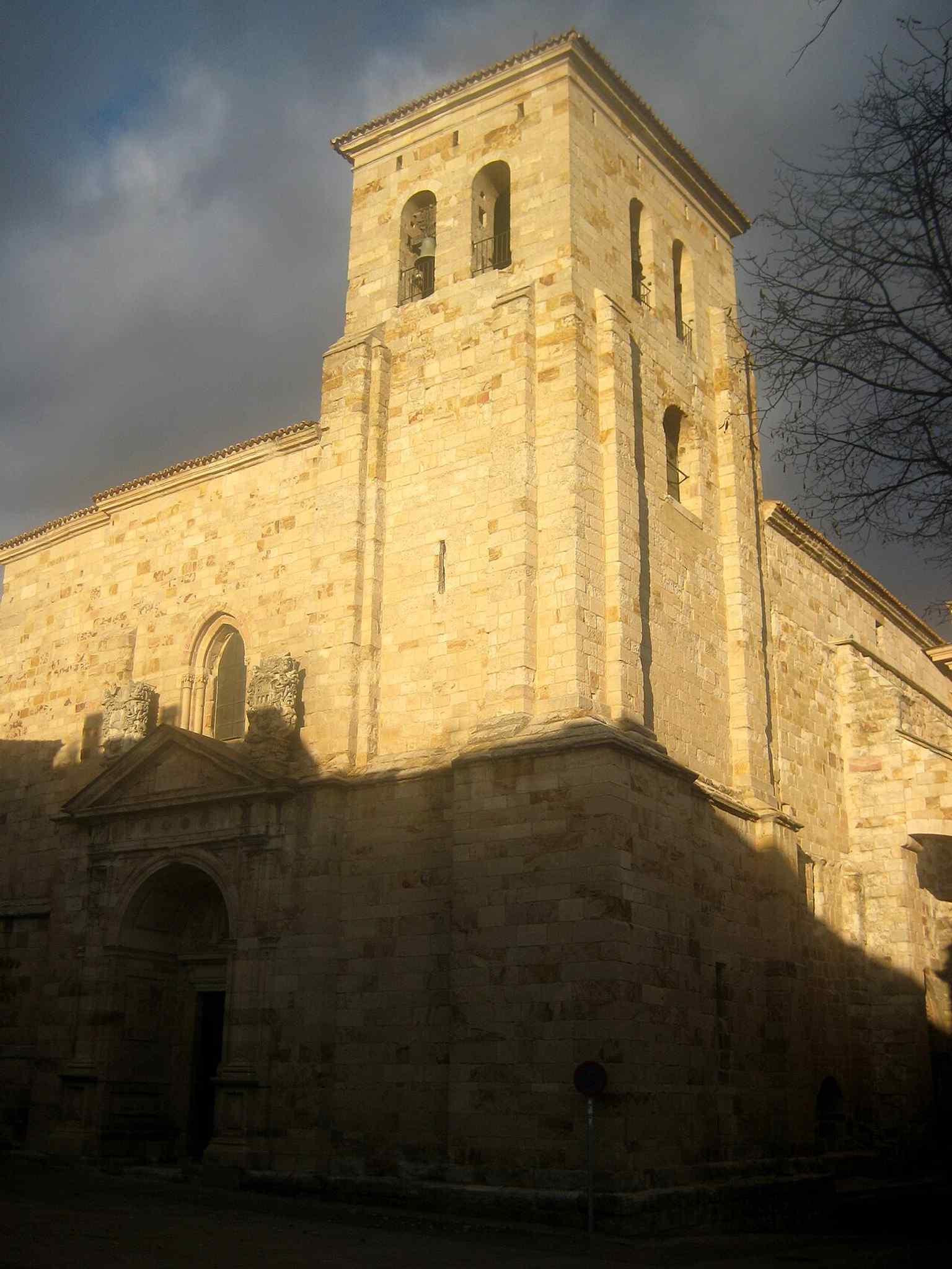 The church tower rising above Zamora — a key part of the medieval building that was later enlarged with a new bell section in the 18th century.