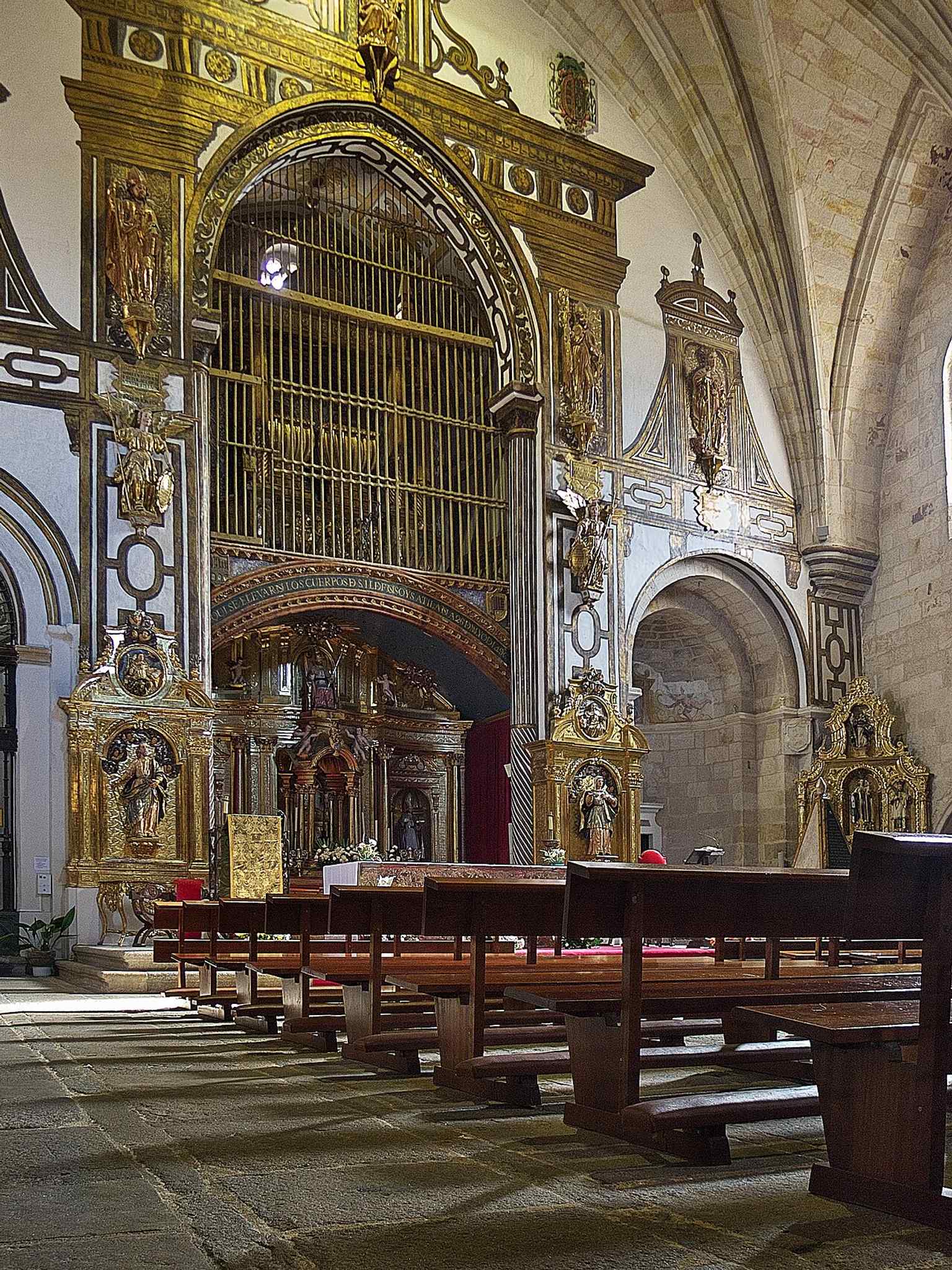 The main altar inside San Pedro y San Ildefonso, the church that guards the relics of Saints Ildephonsus and Atilano.