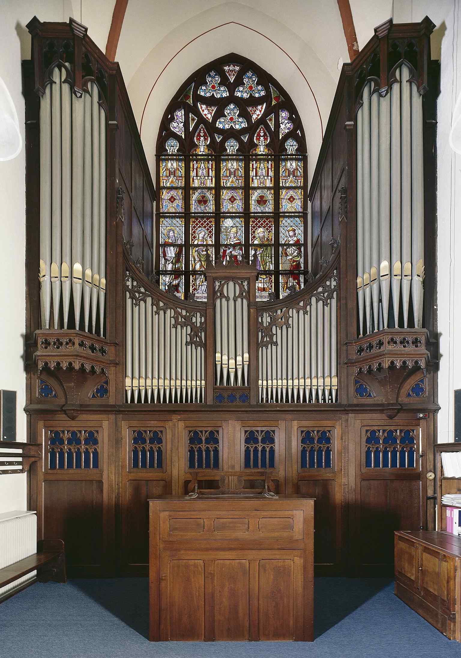 A 2007 view of the organ shows the restored Gradussen instrument, which was built around 1890 and returned to service after later restorations.