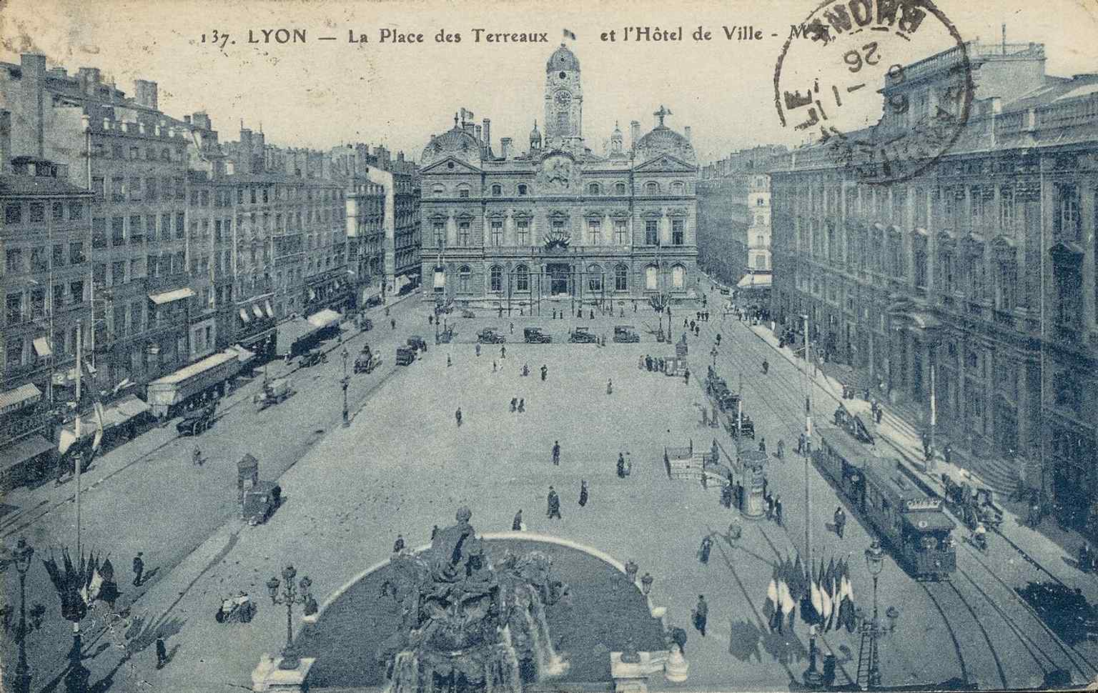 Old postcard of Place des Terreaux with the Hôtel de Ville, capturing the civic setting that became a stage for revolutionary events.