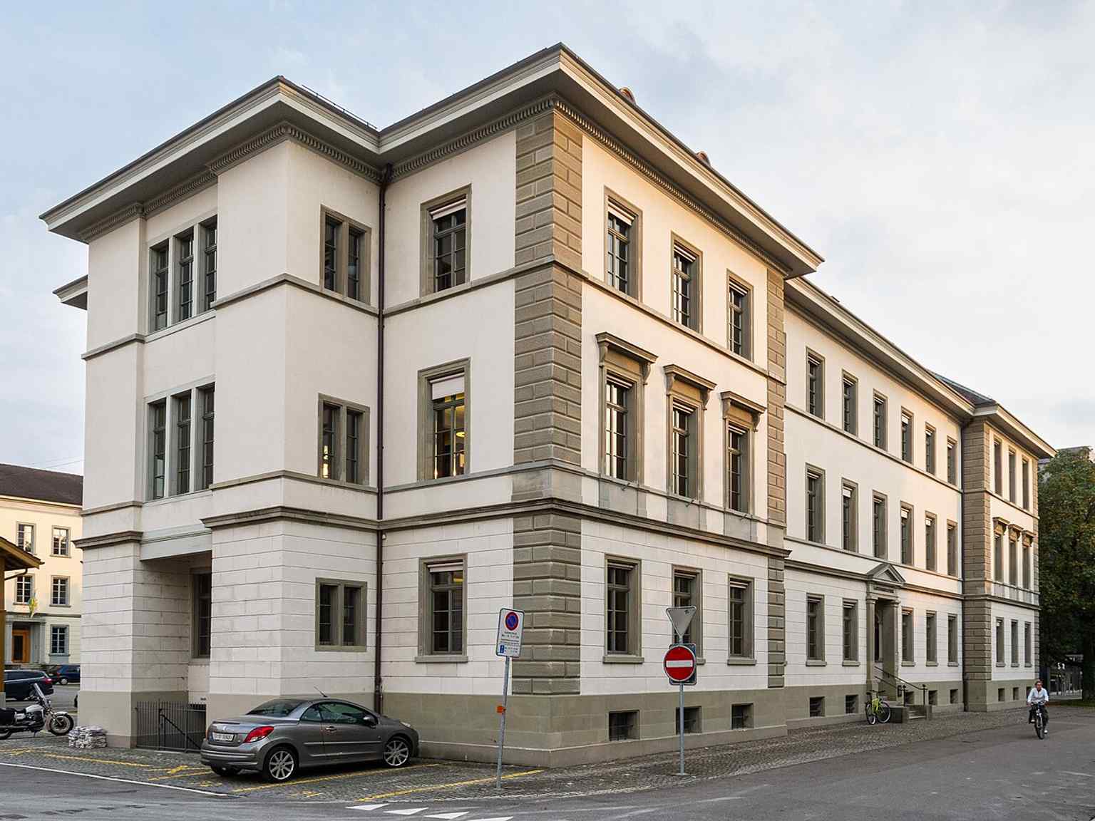 The Cantonal Library of Thurgau in Frauenfeld, a regional cultural landmark that preserves Thurgoviana and the canton’s historical memory.