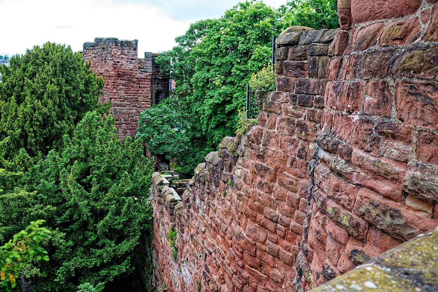 Seen from Bonewaldesthorne’s Tower, this shows the spur wall relationship that made the Water Tower part of Chester’s city-wall defence.