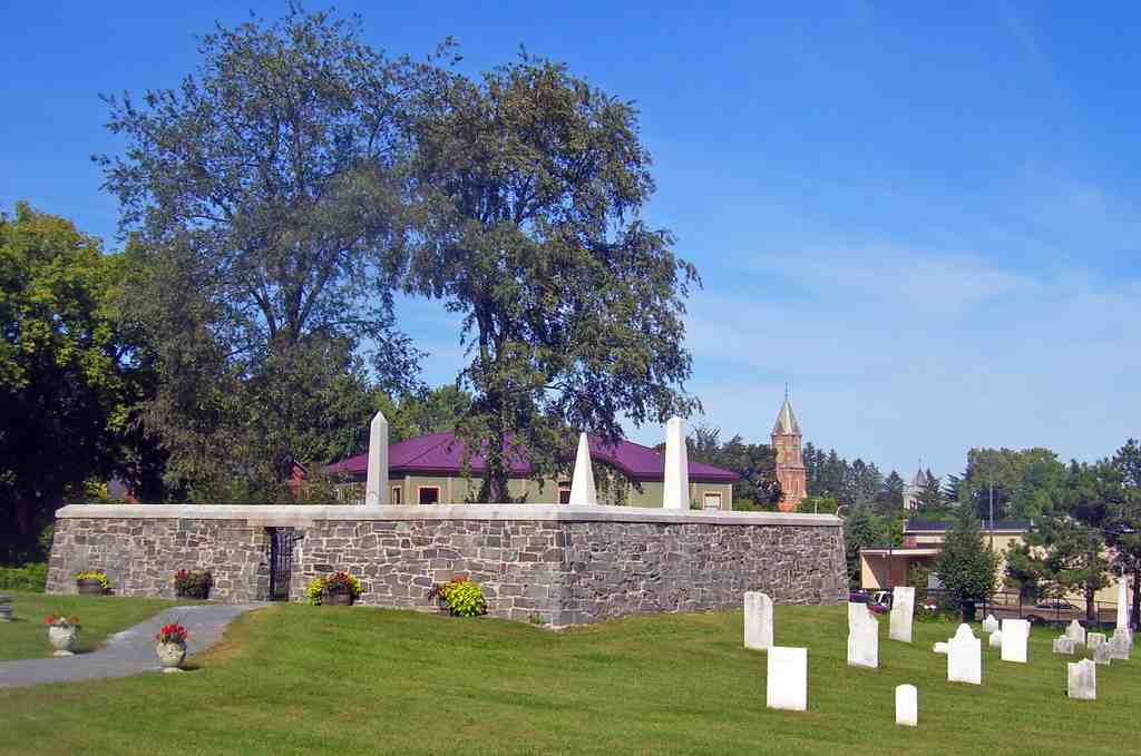 Gideon Putnam Burying Ground