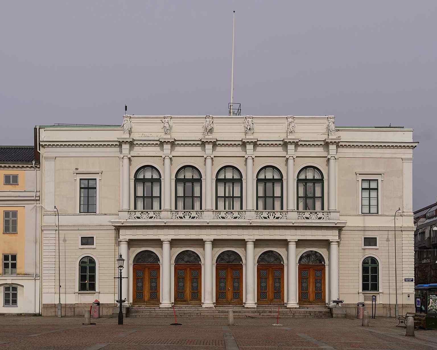 The Börsen, designed by Pehr Johan Ekman, stands majestically on Gustaf Adolfs Torg. Look closely at the facade to spot the six zinc frieze sculptures by Carl Gustaf Qvarnström, representing virtues like Commerce and Navigation.
