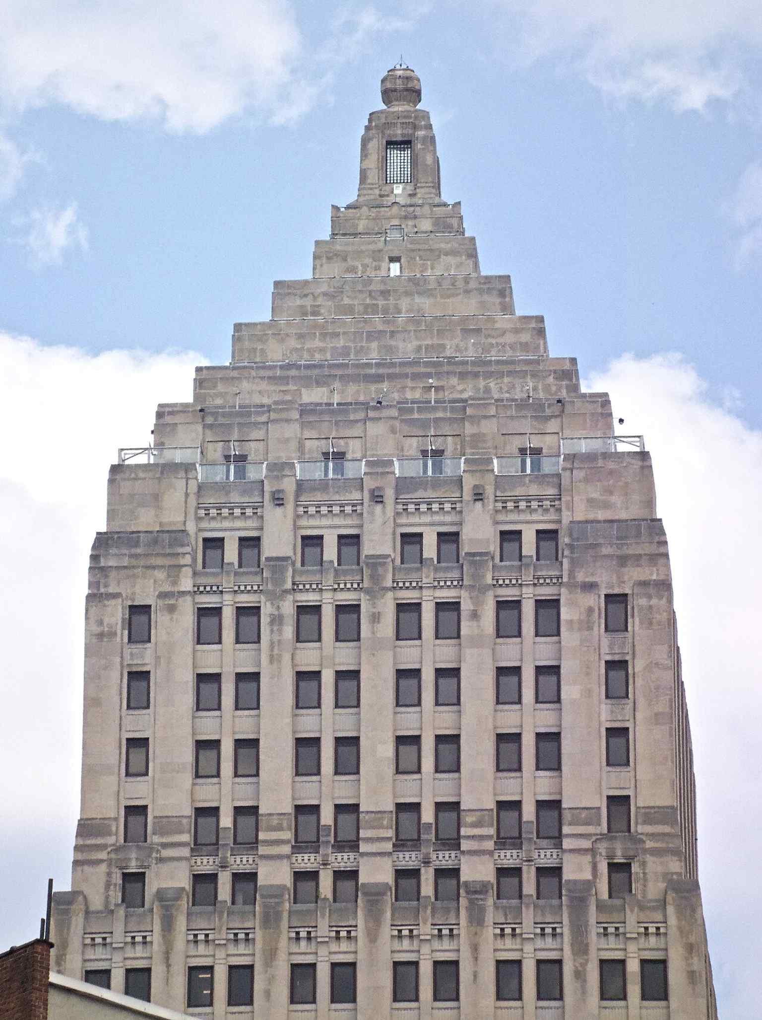 The crown of the Gulf Tower, modeled after the Mausoleum of Halicarnassus, now features the KDKA Weather Beacon which changes colors to provide a detailed forecast.