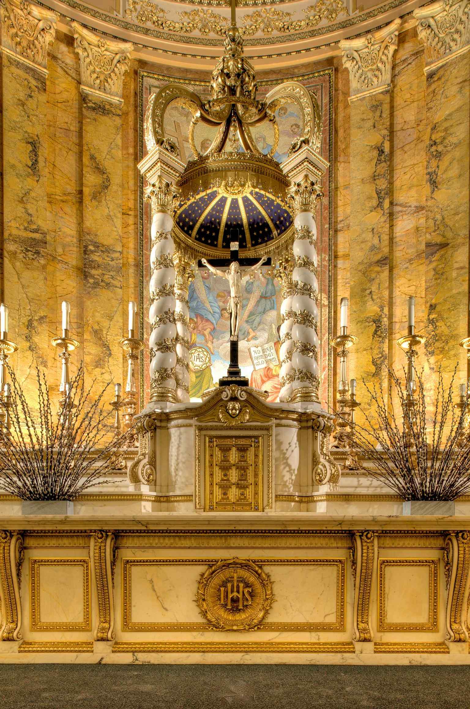 A wide-angle view of the Chancel, featuring mosaics manufactured by Salviati & Company after designs by Professor Paoletti, commemorating moments in the life of St. Ignatius.