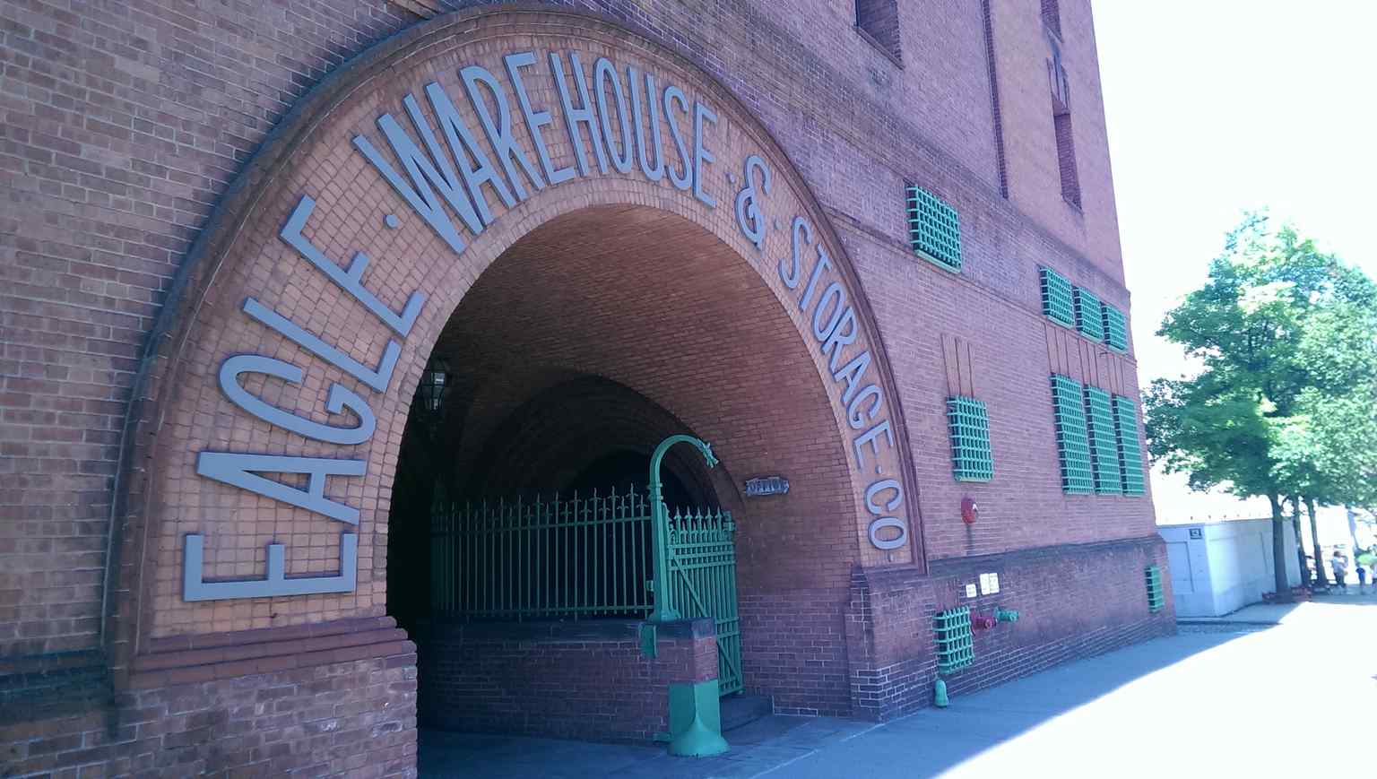 The Eagle Warehouse, built in 1894, stands on the former site of the Brooklyn Eagle newspaper, where Walt Whitman served as editor.
