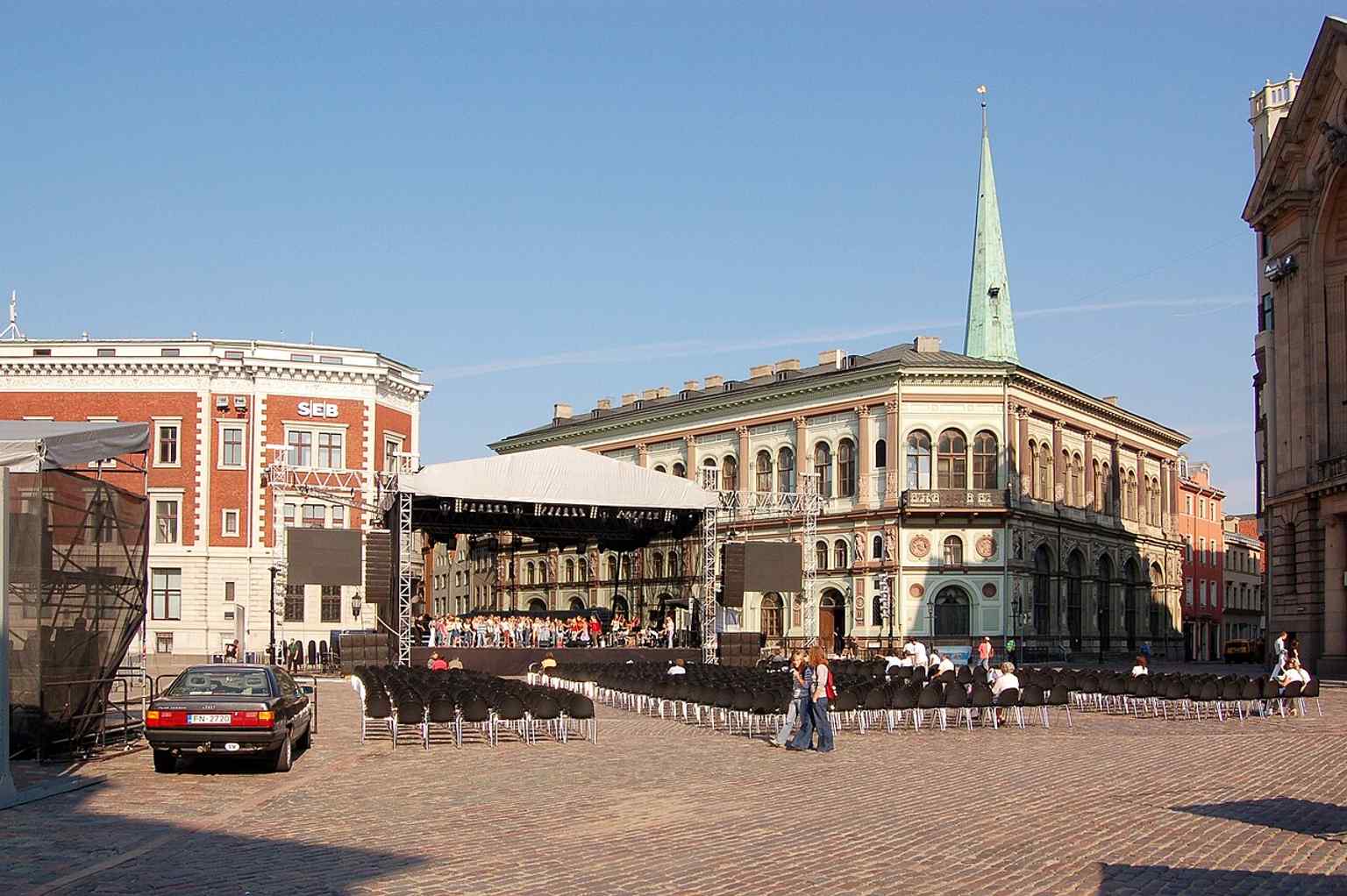 Dome Square in 2006 with a temporary event stage, showing the open urban space around the cathedral that was enlarged during 19th- and 20th-century redevelopment.