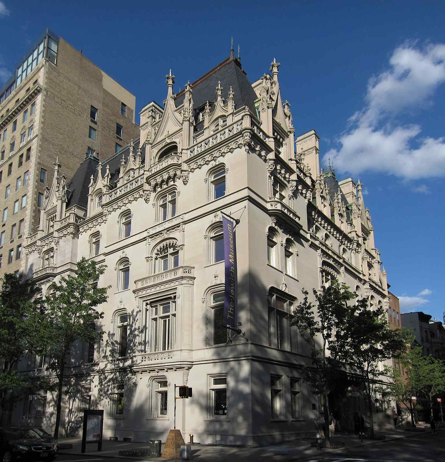 The mansion’s stone facade shows the Châteauesque style that C.P.H. Gilbert gave the Warburg family in 1908.
