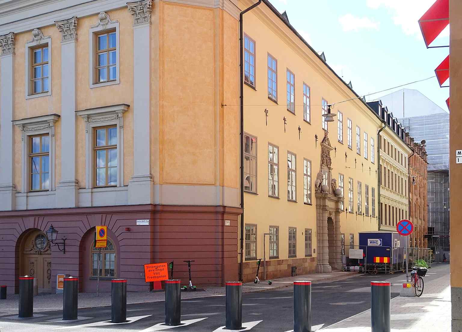 The facade along Fredsgatan, showcasing the original part of the 1651 Torstenson Palace, which later became a wing of the larger Hereditary Prince's Palace.