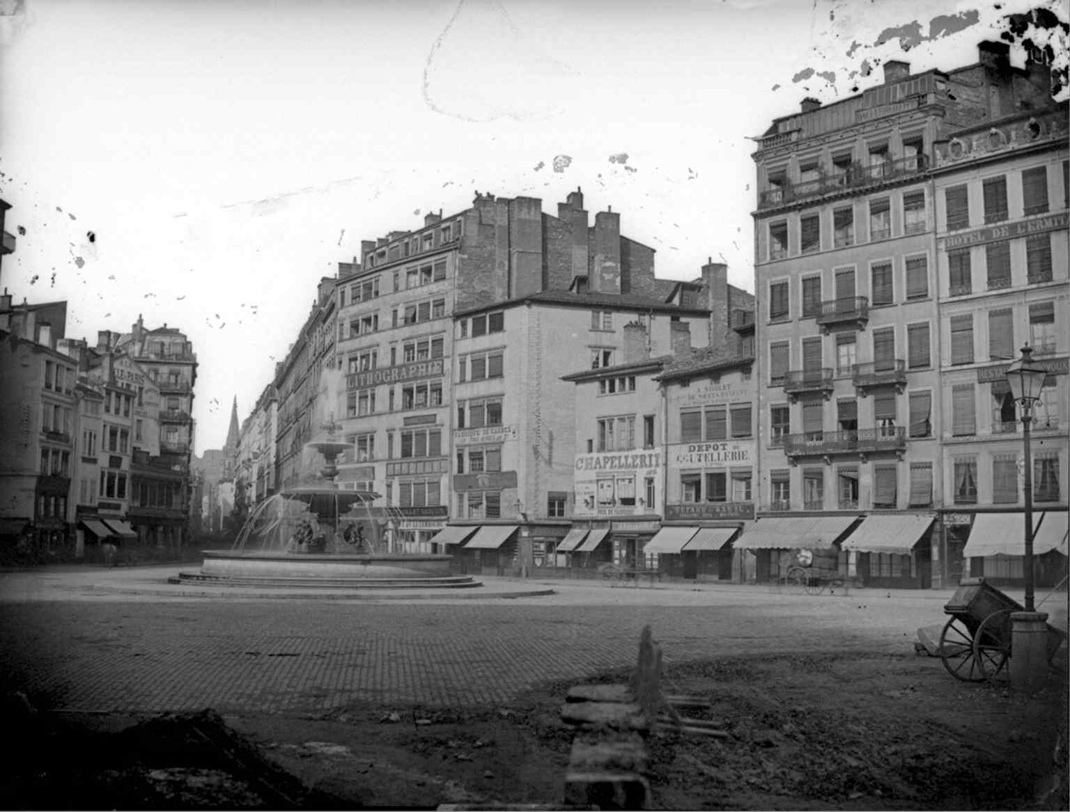 A temporary monumental fountain installed in 1853 on the square, a forerunner of the present Jacobins fountain.