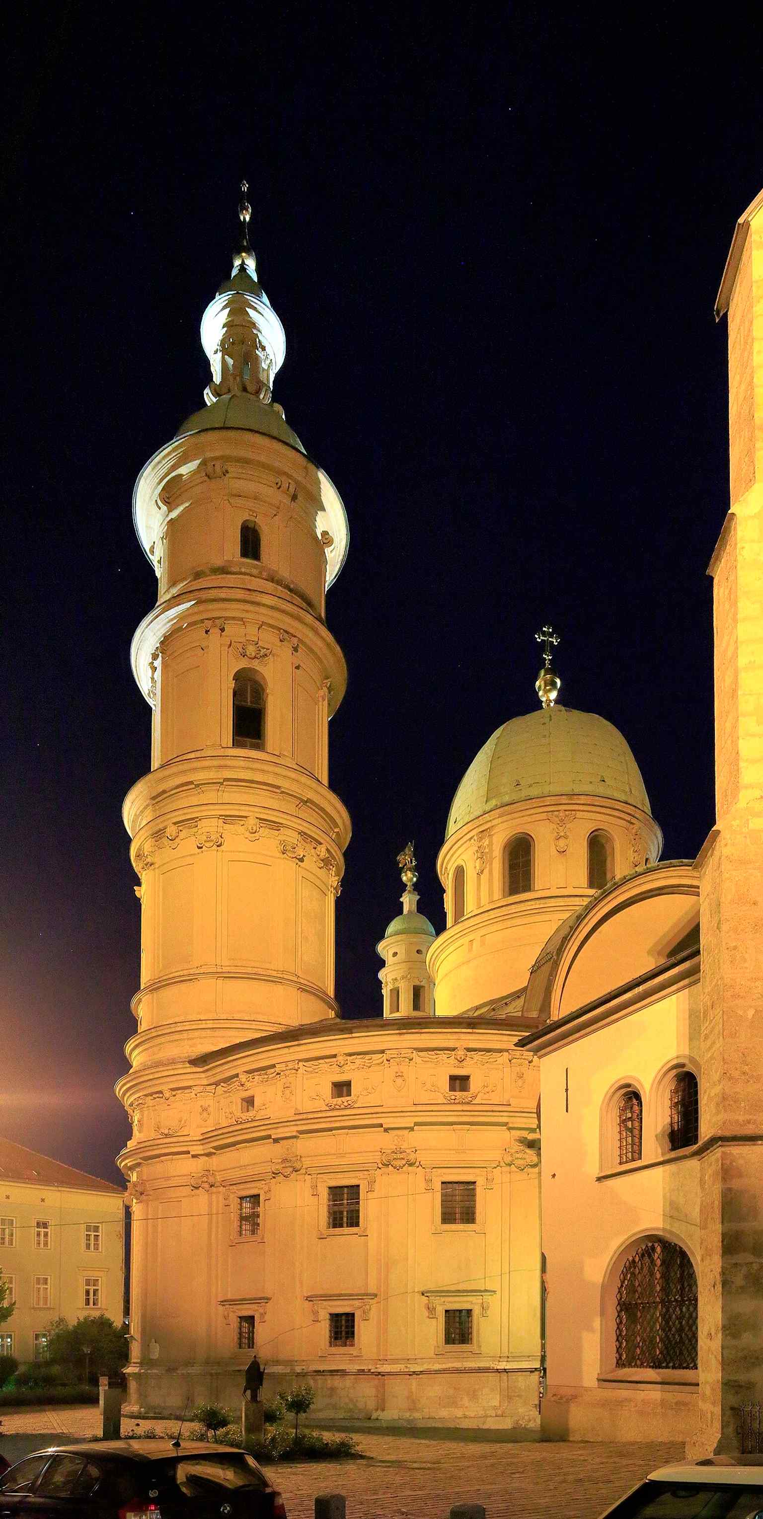 The west side view highlights the smaller mausoleum dome beside the church, a key clue to the building’s unusual dual structure.