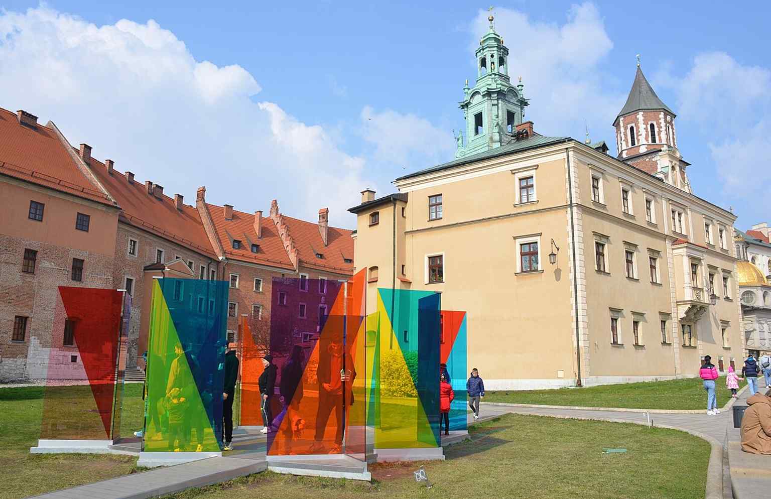 The outer courtyard of Wawel Castle — a good overview of the residential-fortress layout described in the tour text.