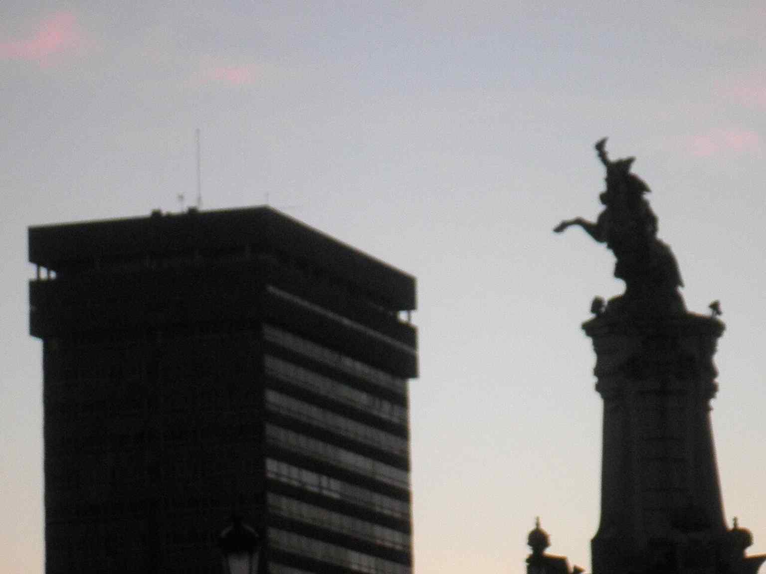 A broad elevated view with the Atotxa tower and the bridge, ideal for understanding how María Cristina Bridge connects major parts of the city.