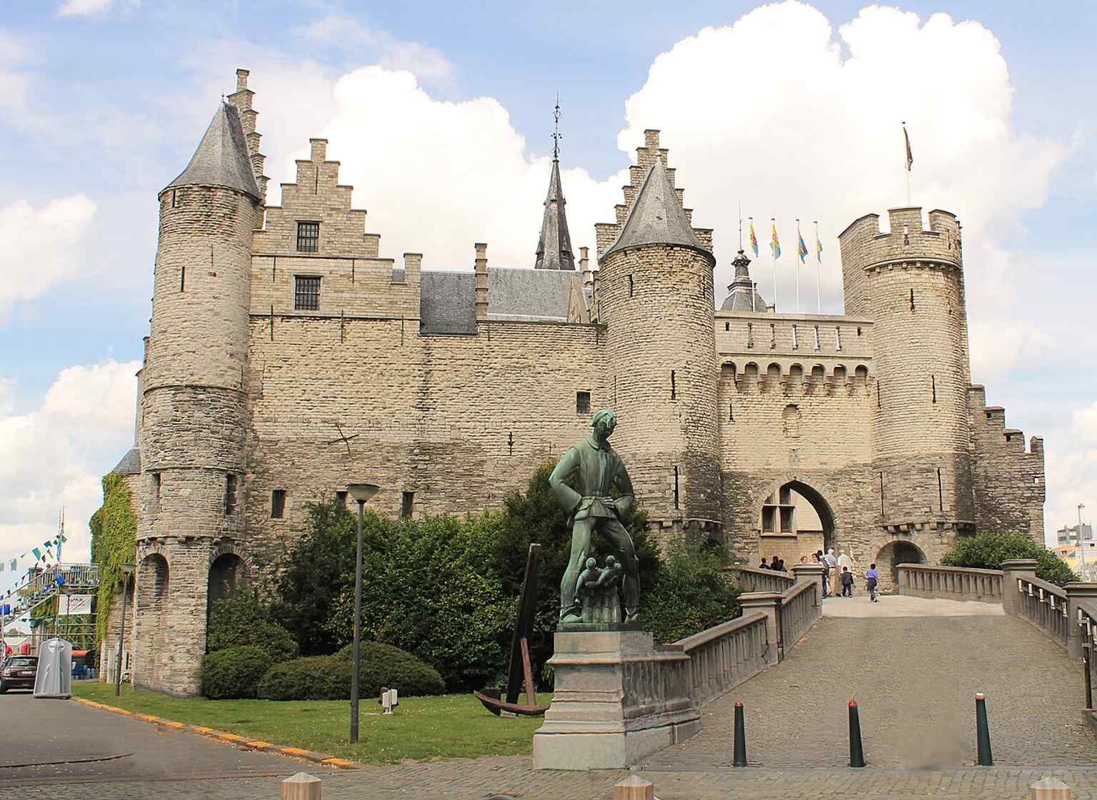 A clear view of Het Steen’s historic riverside exterior, now restored as Antwerp’s tourist welcome center since 2021.