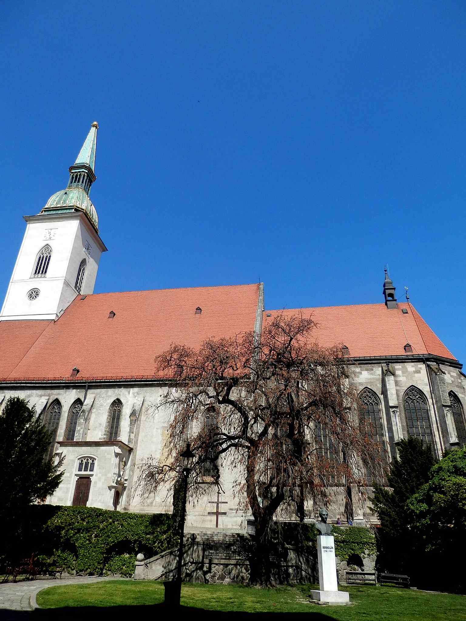 The cathedral from Rudnayovo námestie, linking the church to the square that once served as the former cemetery area.