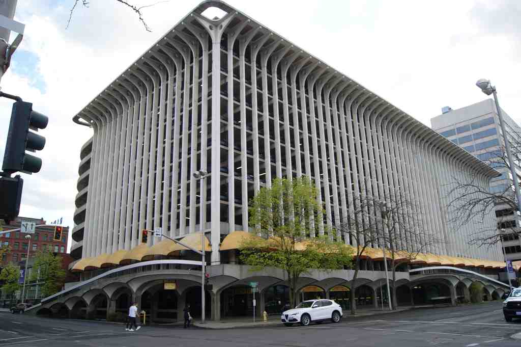 Parkade Plaza