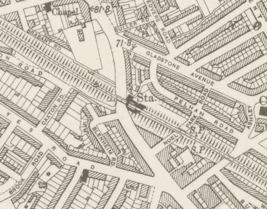 Noel Park and Wood Green railway station