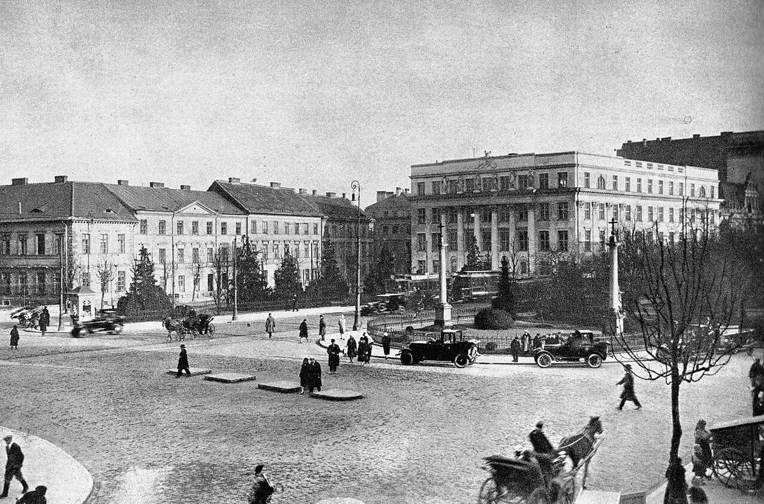 A pre-1939 view of the Queen Jadwiga Gymnasium building, one of the key interwar addresses on the square.