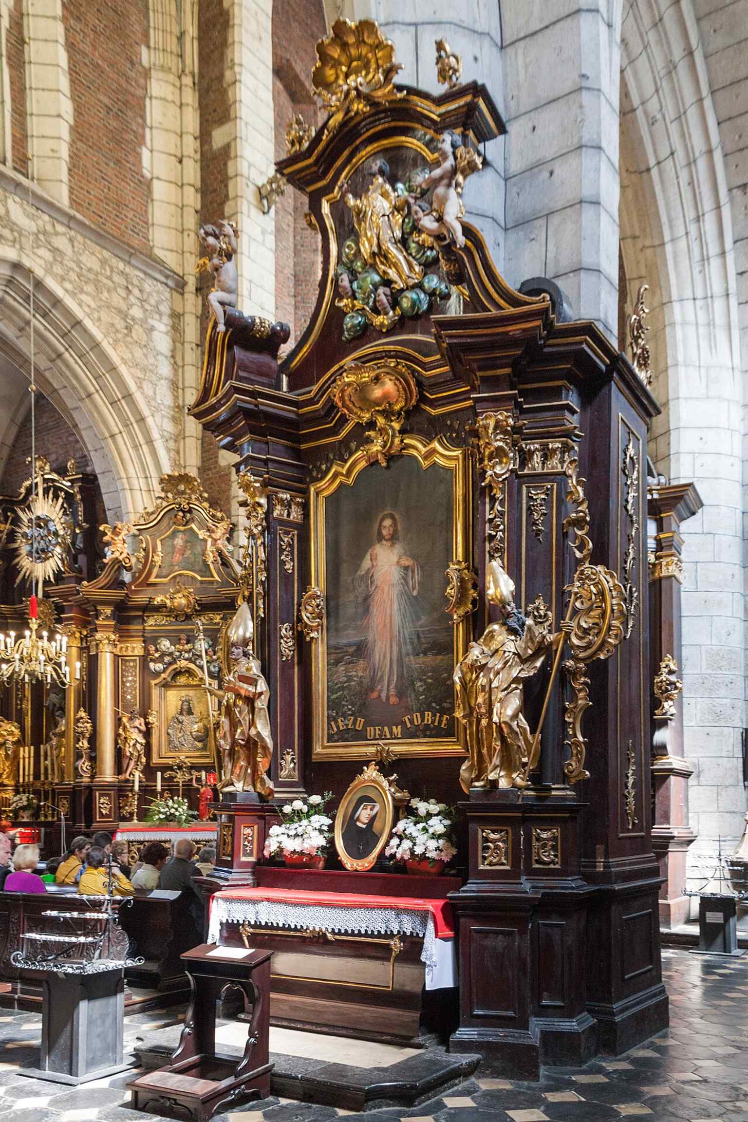 A closer interior detail that helps capture the church’s ornate post-17th-century Baroque character.