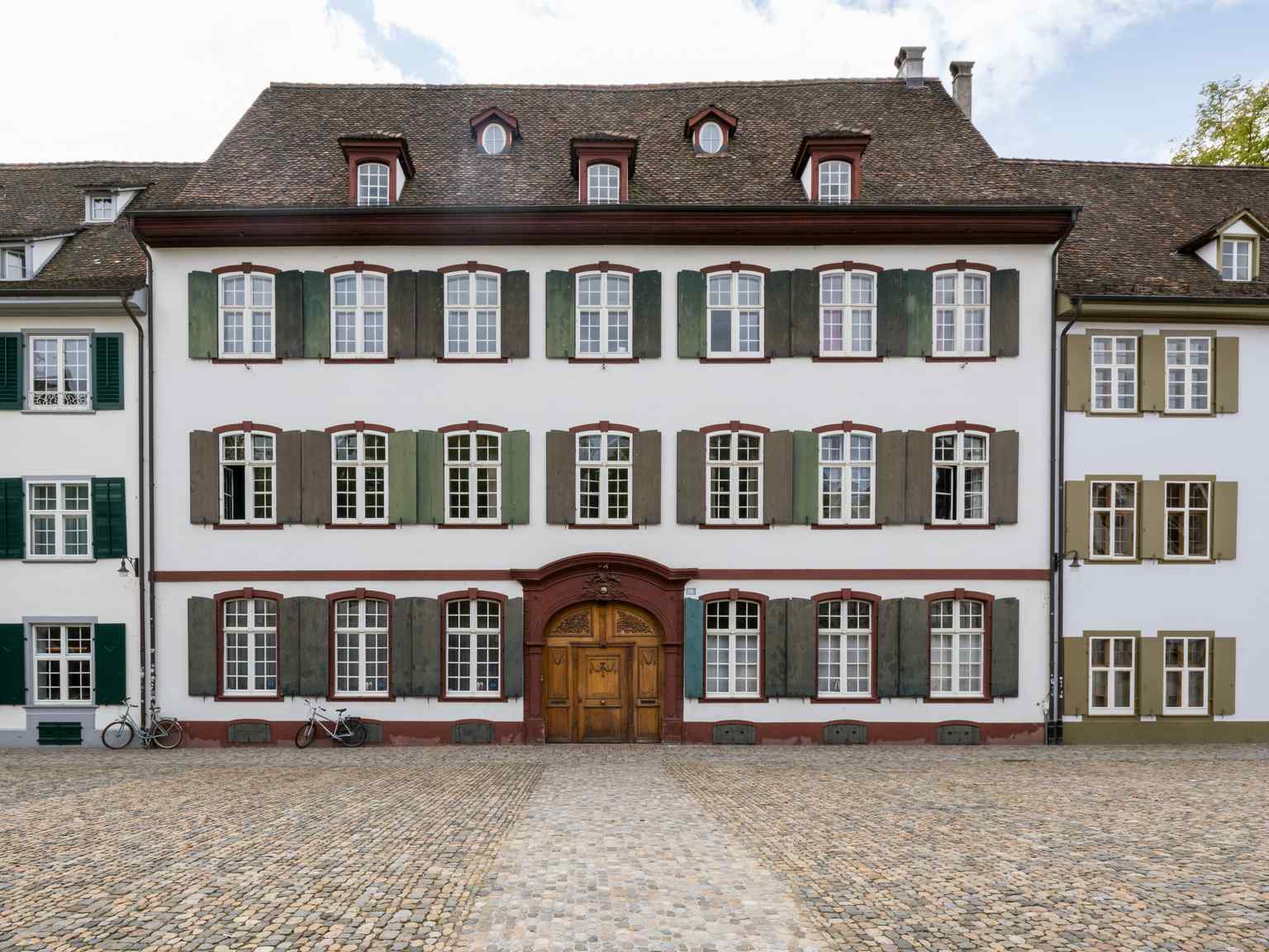 The stately facade of Münsterplatz 17 standing proudly as a testament to the square's evolving modernization and preservation efforts (2023).