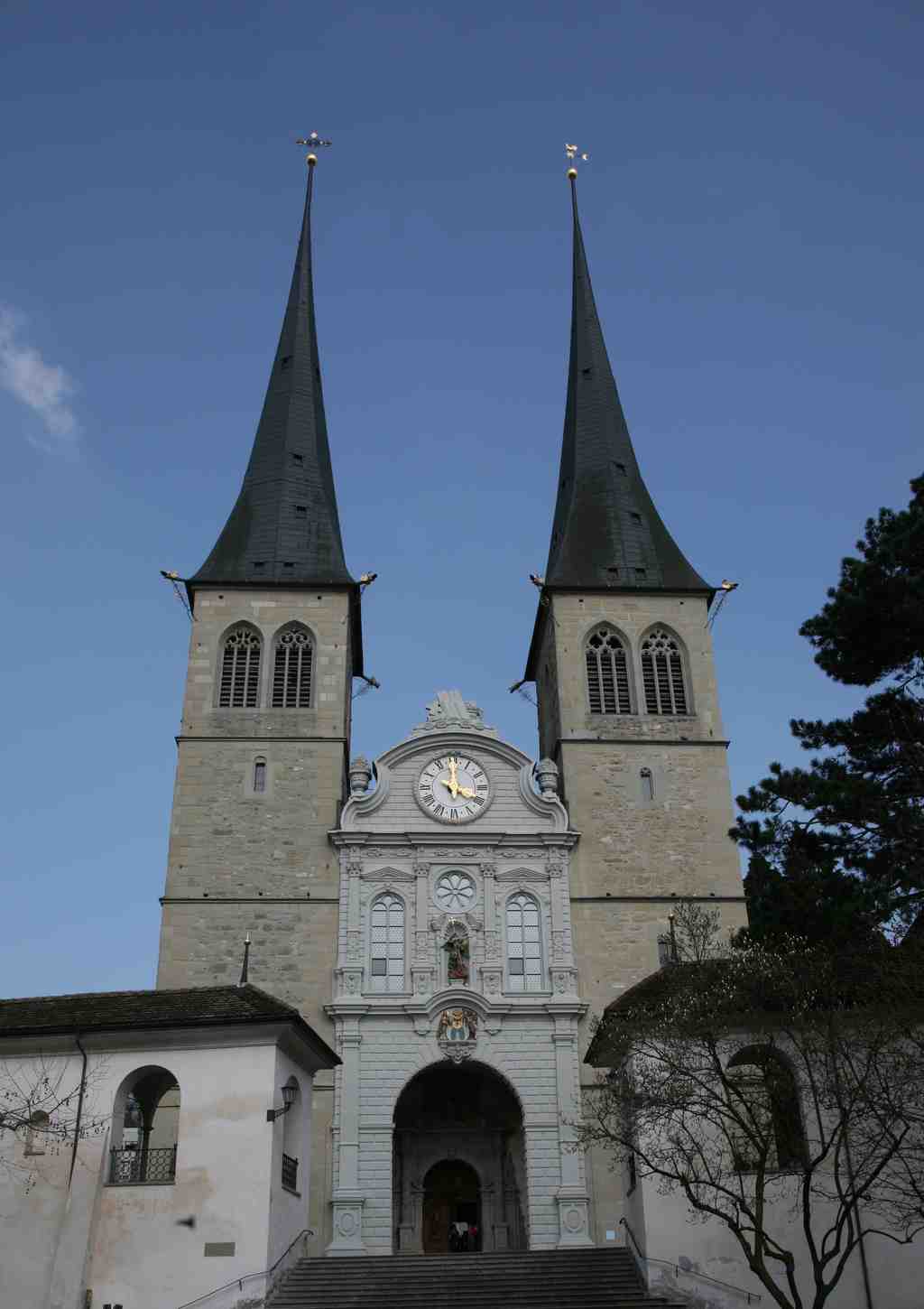 Hofkirche St. Leodegar