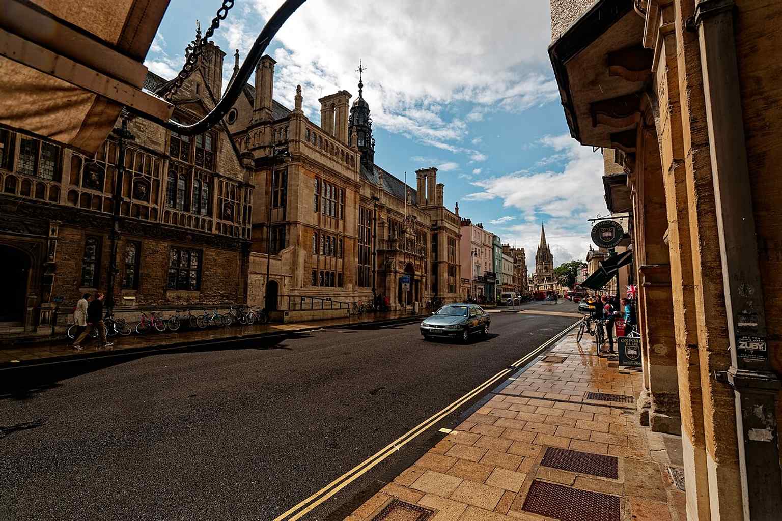 A west-facing view of the Ruskin School’s High Street frontage, linking the school to its long Oxford history in the former University Galleries area.