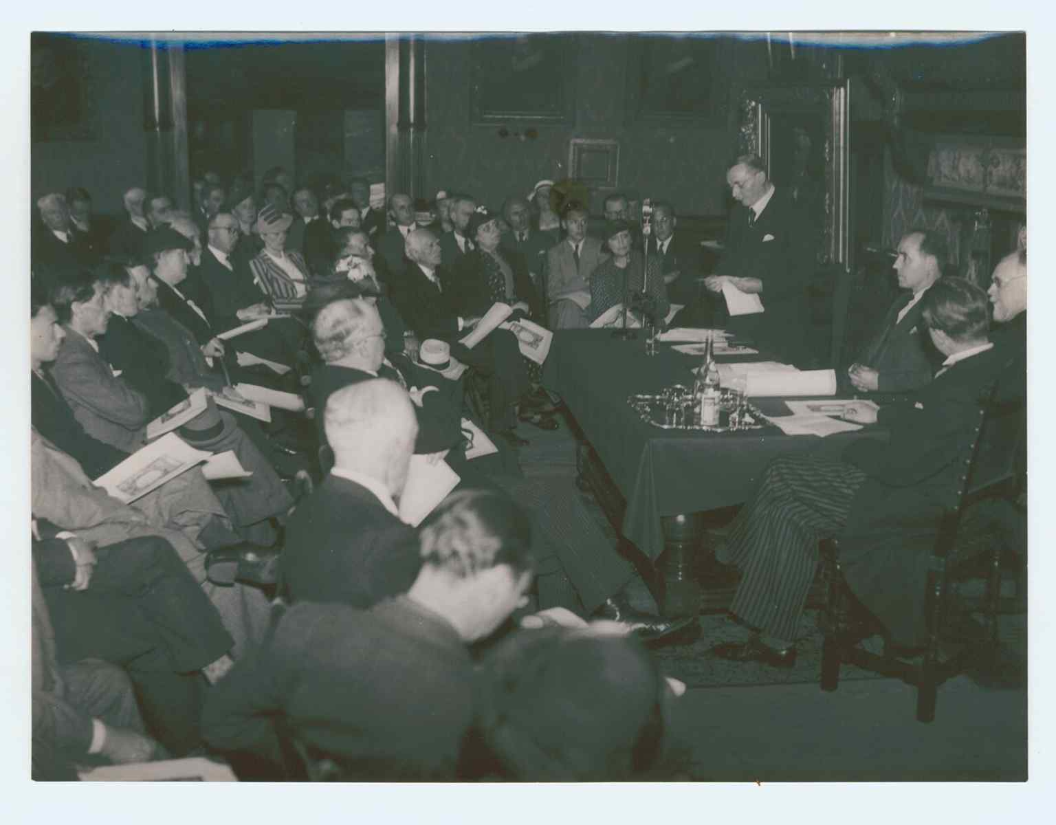 A 1939 scholarly gathering at the museum, underlining its long life as a research center for historians of printing.