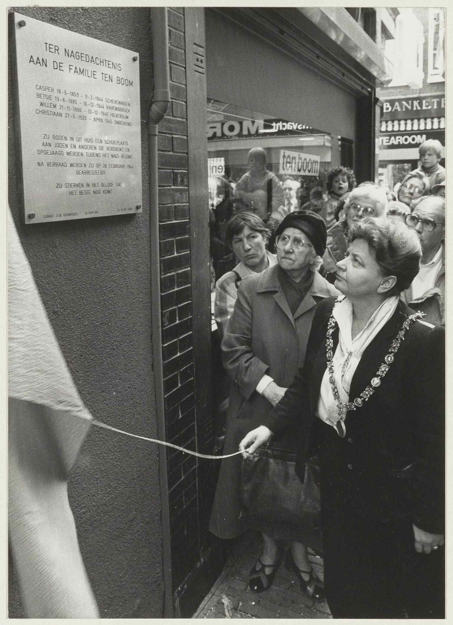 The plaque unveiling at the Corrie ten Boom House, marking the family’s arrest on 28 February 1944 and the site’s memorial role.