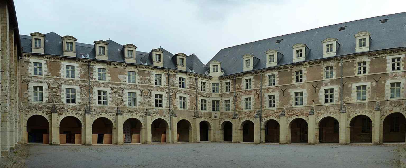 This panoramic view shows the Abbey of Ronceray, founded in 1028 by Hildegarde, wife of Foulques III, as a place of penance for her husband.