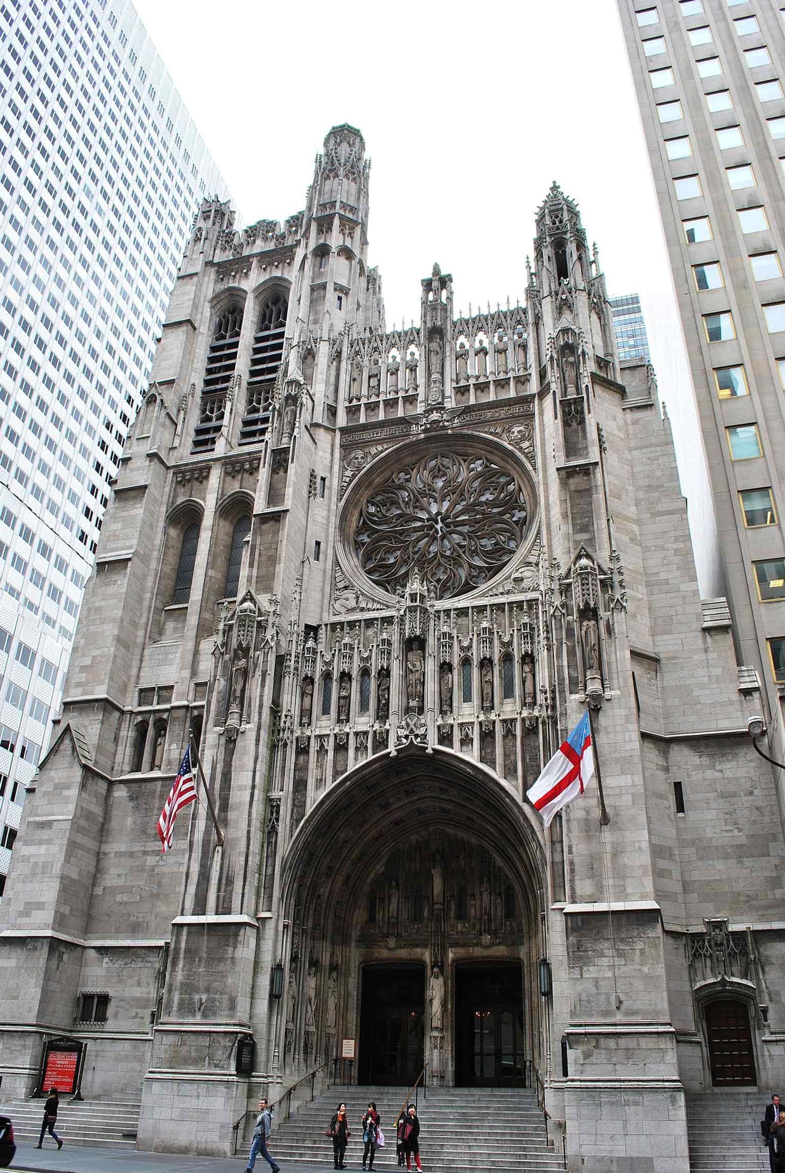 The full church and parish house on Fifth Avenue, showing the neo-Gothic complex that replaced the earlier buildings after the 1905 fire.
