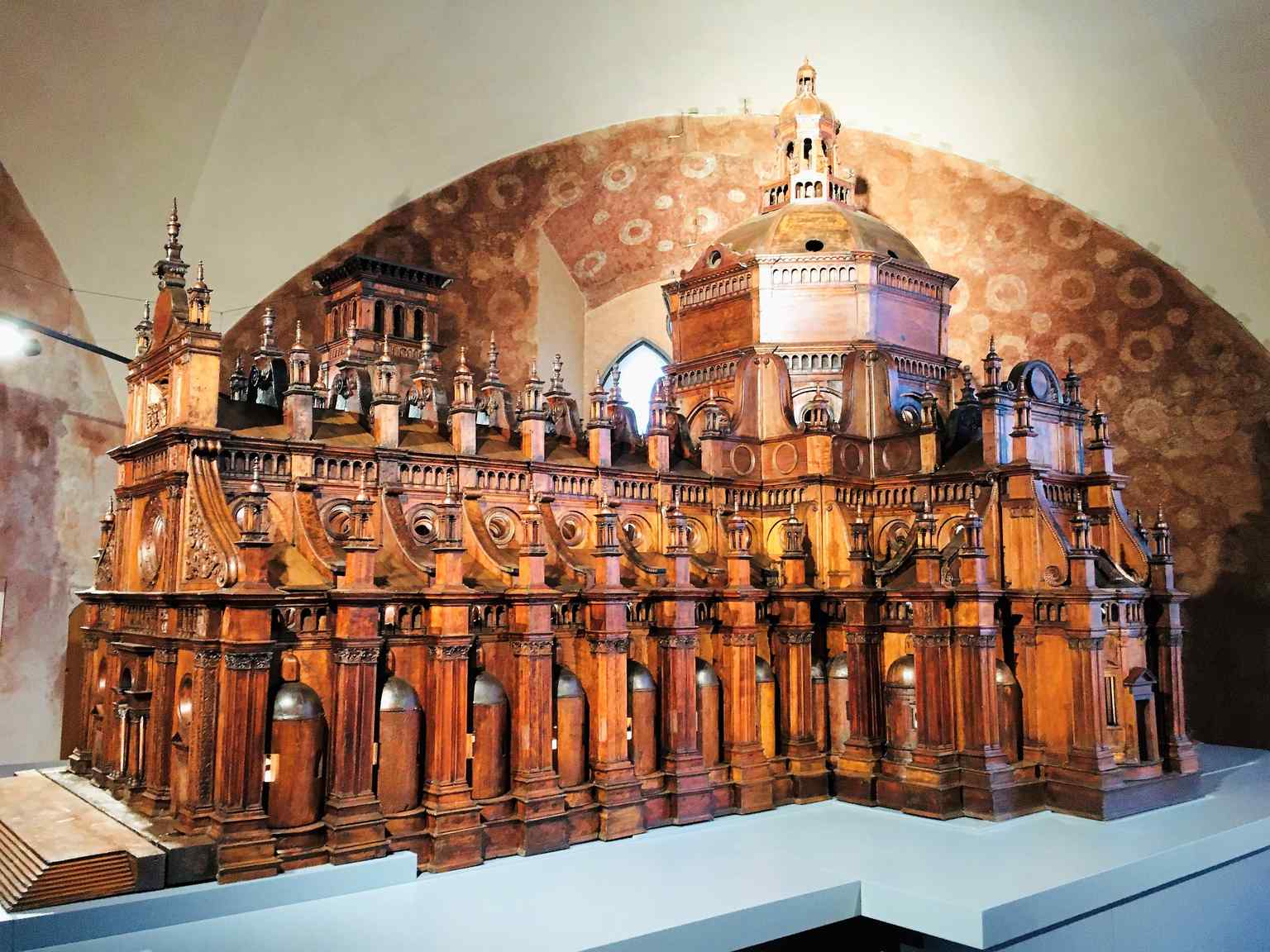 This 1497 wooden model of the Duomo represents the original design, influenced by Donato Bramante and even studied by Leonardo da Vinci, whose reflections on the central plan influenced his architectural thinking.