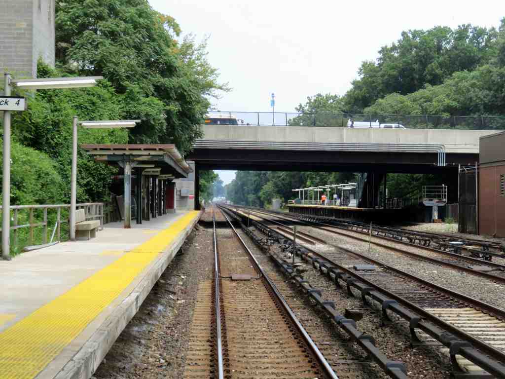 Williams Bridge station