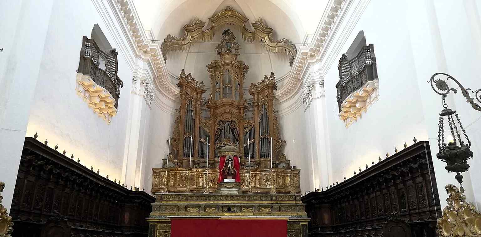 Another strong outside view of the church, useful for showing how its vast mass rises above Piazza Dante.