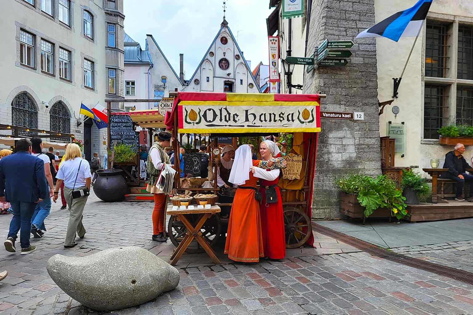 A medieval-looking corner near Olde Hansa and Vana Turg, echoing the Old Town’s role as a living market district.