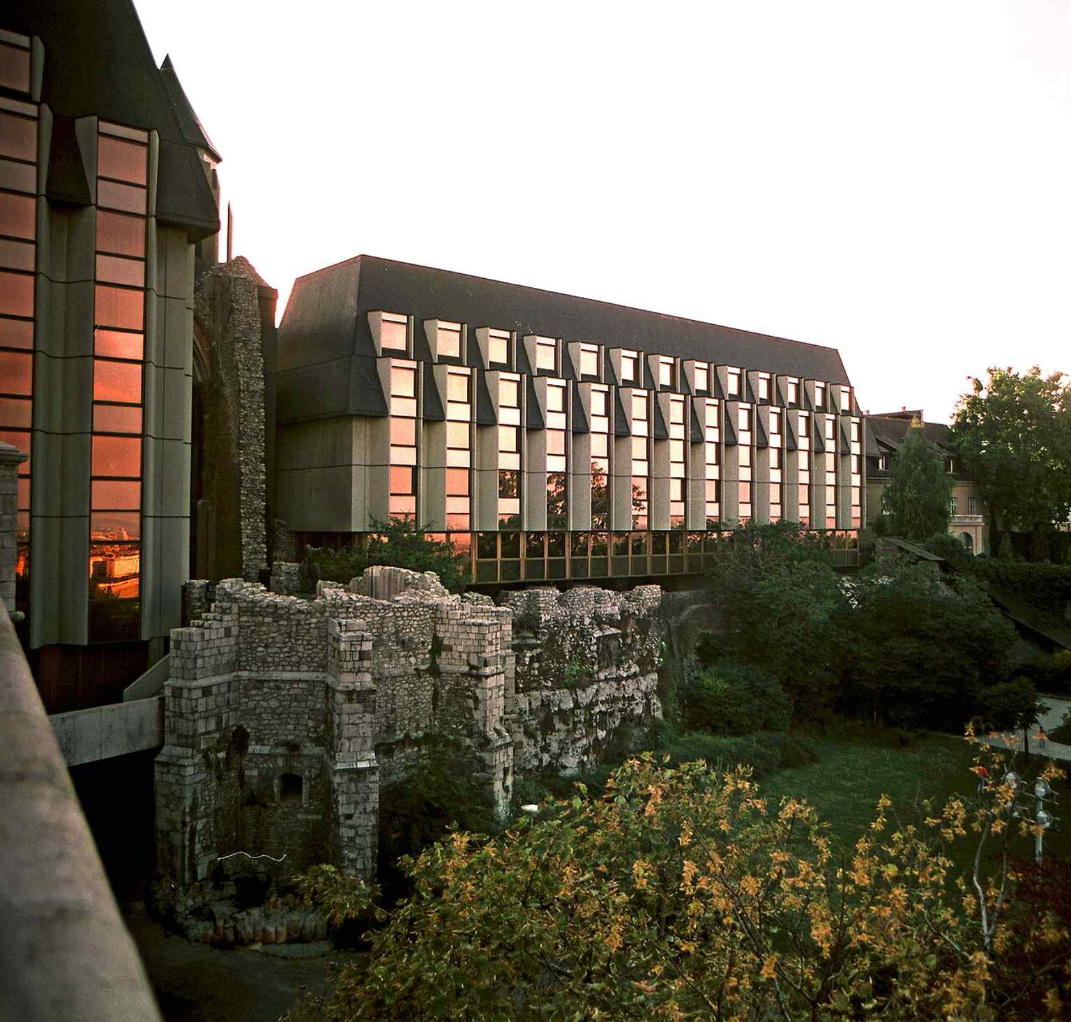 The controversial Hilton Hotel, built in 1976, ingeniously incorporated the ruins of the Jesuit college and Dominican church, whose foundations were destabilized during the Bastion's construction.