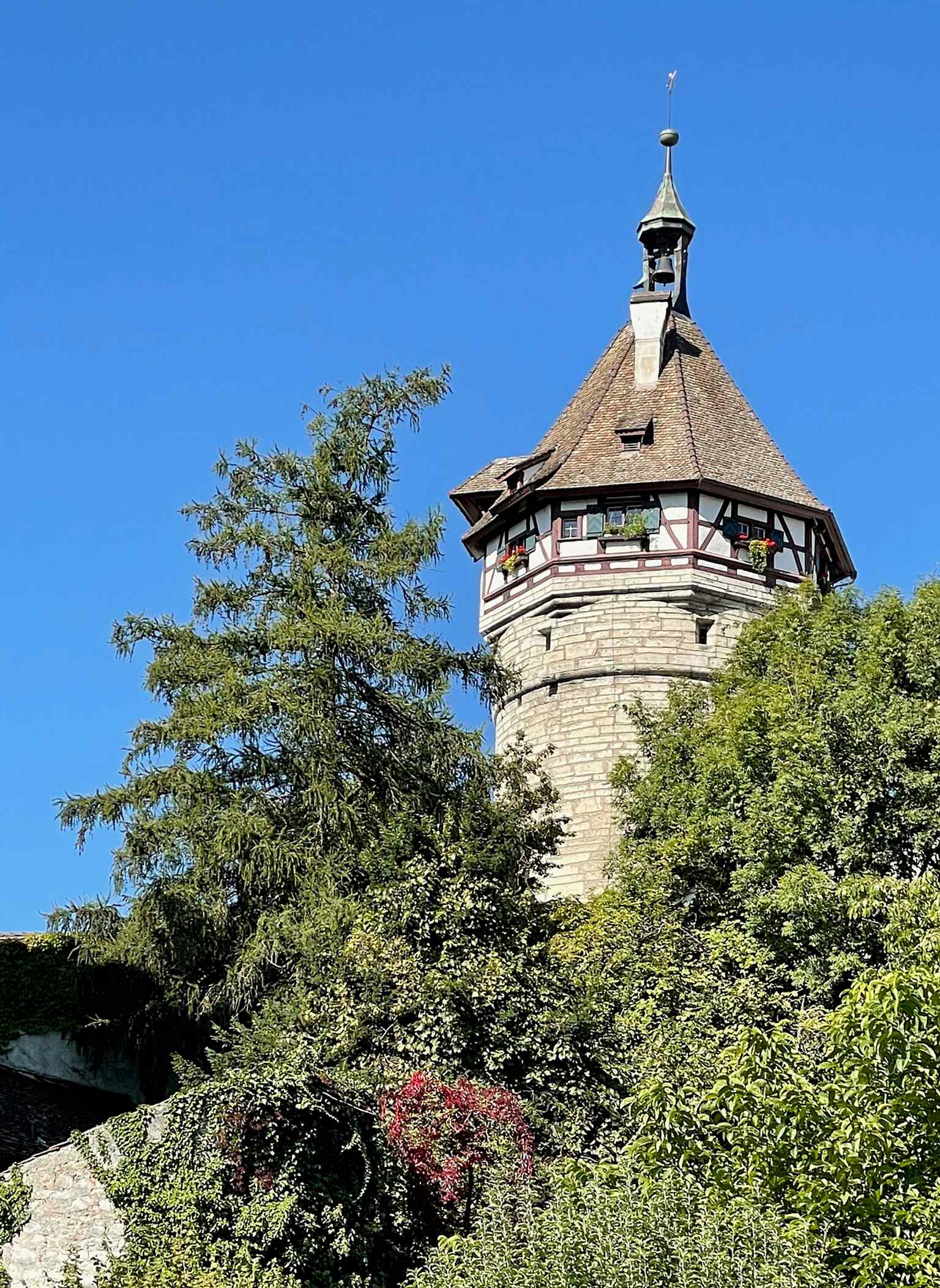 The Munot bell is still part of daily life here, and its 9 p.m. ringing remains the fortress’s signature ritual.